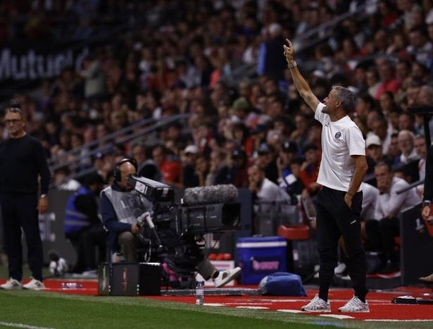 لويس إنريكي، مدرب نادي باريس سان جيرمان، الصورة من الحساب الرسمي للنادي على منصة إكس- @PSG_English

