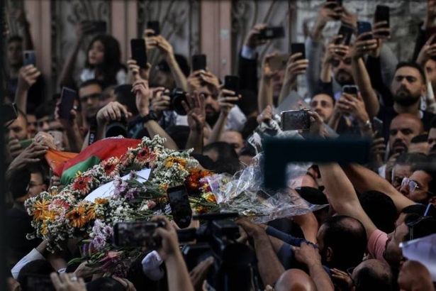 نيويورك تايمز: أبو عاقلة قُتلت بنيران إسرائيلية لكن لا دليل على استهدافها