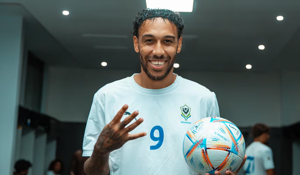 بيير إيمريك أوباميانغ، الصورة من الموقع الرسمي لفيفا- fifa.com