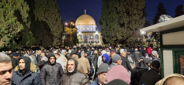 بجمعة رمضان الثانية.. إسرائيل تقيّد بشدة دخول فلسطيني الضفة للقدس