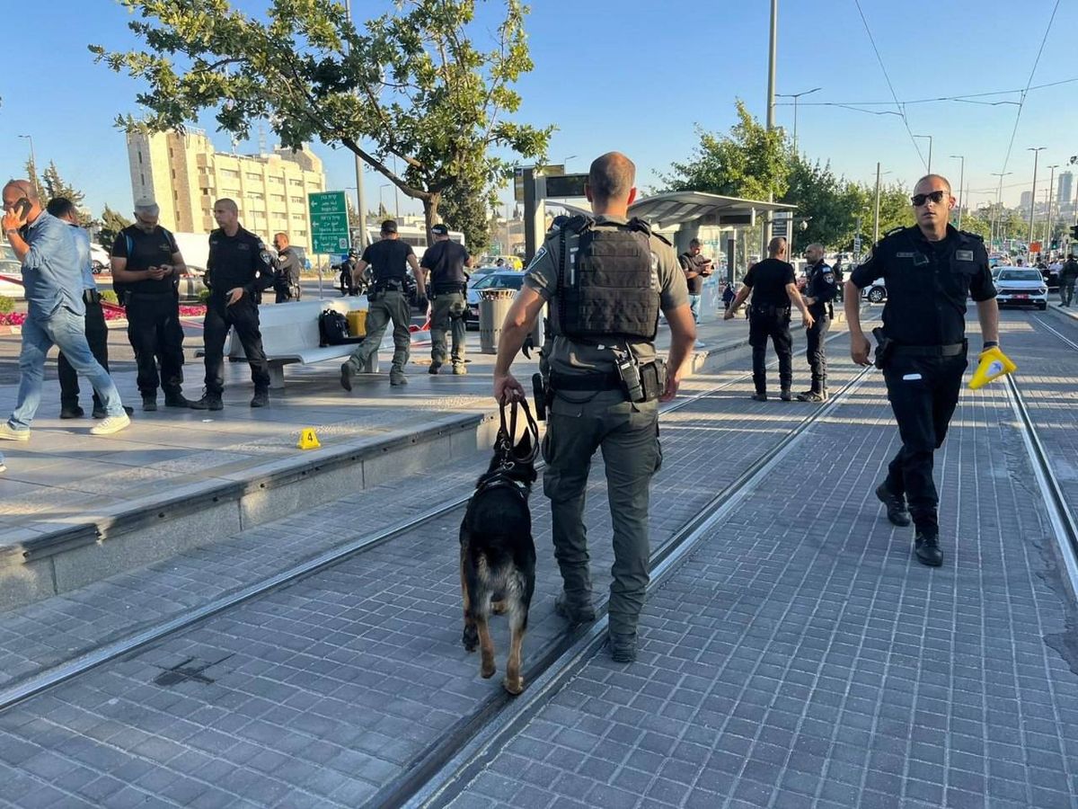 إصابة فلسطينية برصاص القوات الإسرائيلية، بزعم محاولتها تنفيذ عملية طعن في القدس