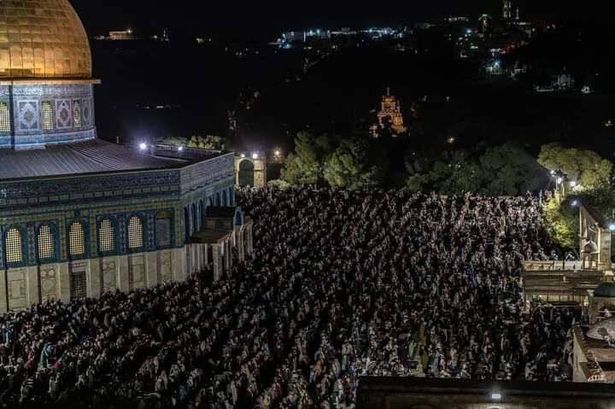 200 ألف مصلّي أحيوا ليلة الـ27 من رمضان في المسجد الأقصى المّبارك