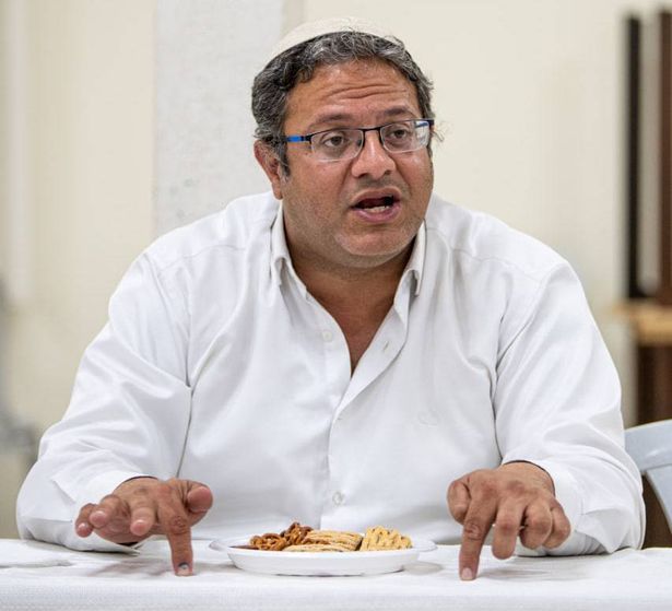بن غفير يدعو لإقالة غانتس ويطالب بهجرة الفلسطينيين من غزة