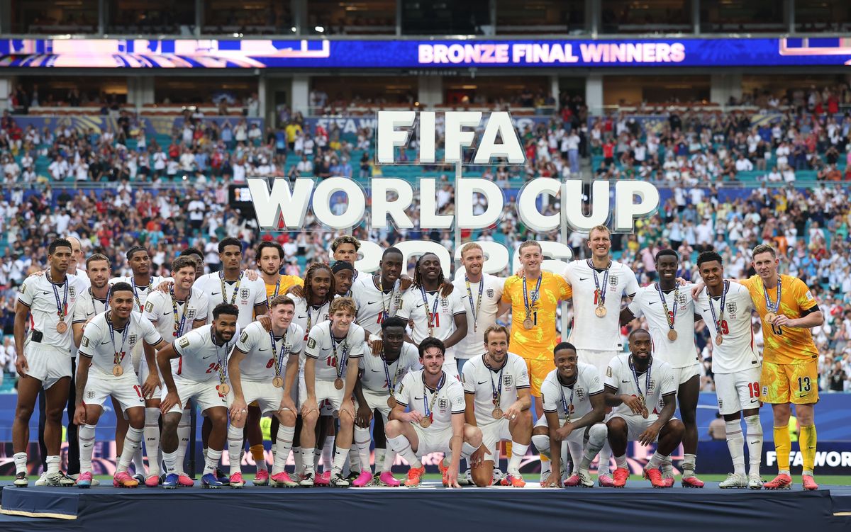 منتخب إنجلترا بعد فوزه ببرونزية كأس العالم 2026، الصورة من الحساب الرسمي لمنتخب إنجلترا على منصة إكس- @England