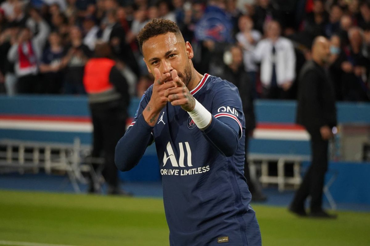مدرب الهلال يكشف حقيقة خلافه مع نيمار 