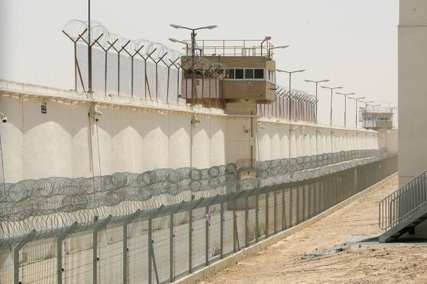 "هيئة الأسرى": تدهور يطرأ على الوضع الصحي للأسيرين مهرة وعليان