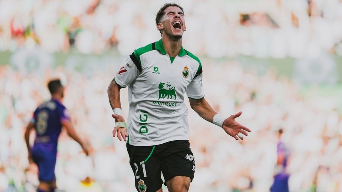 ياسر زابيري، الصورة من الحساب الرسمي لنادي ريال ريسنج على منصة إكس- @realracingclub