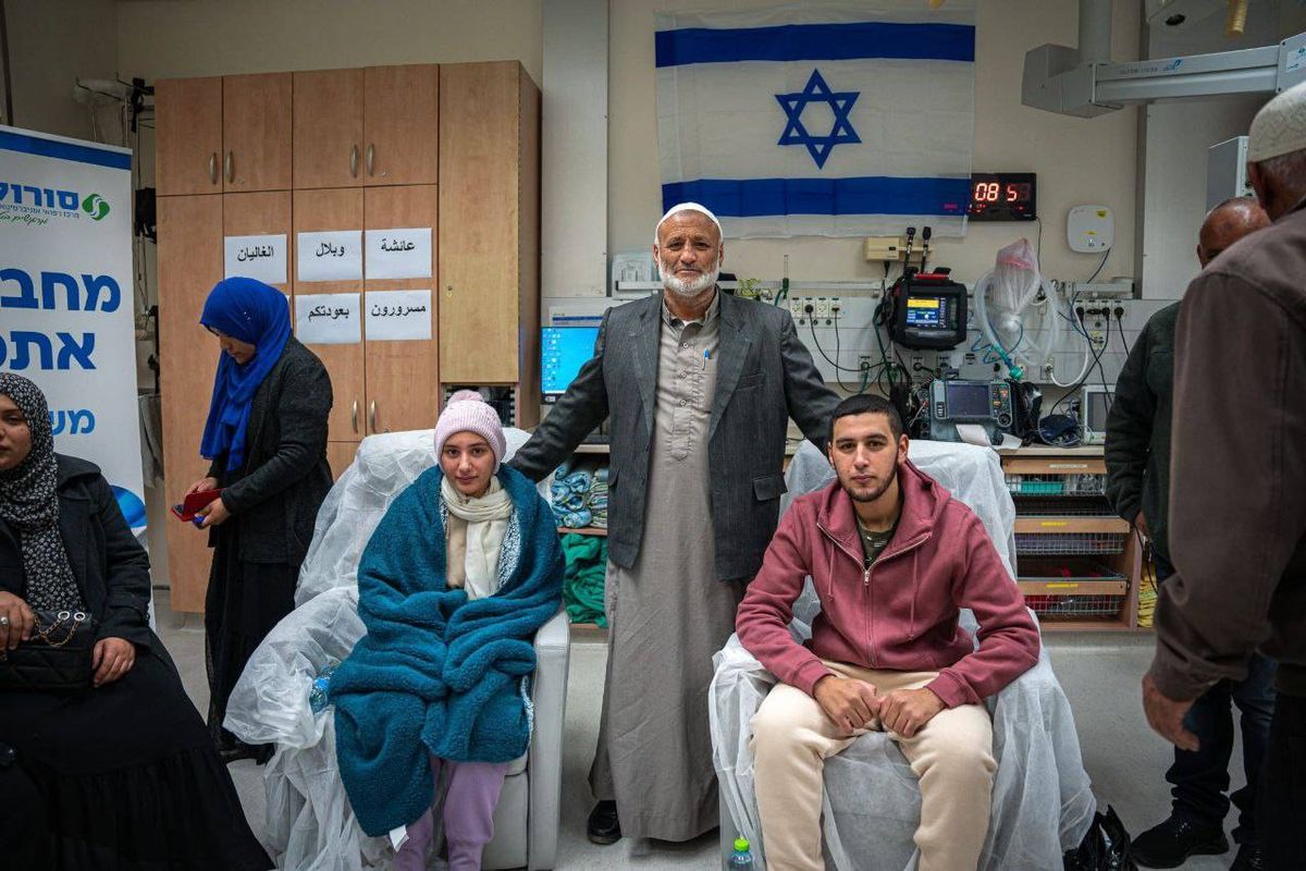الدفعة السابعة من صفقة التبادل: القسام تفرج عن 8 إسرائيليين من ضمنهم عائشة وبلال الزيادنة
