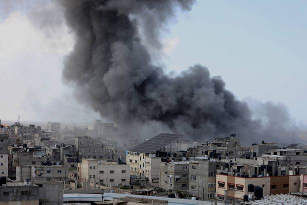 وزير الخارجية البريطاني ديفيد كاميرون: "إنّ التوصل إلى وقف إطلاق نار مستدام في غزة، مرهن بخروج قيادة حماس من قطاع غزة"