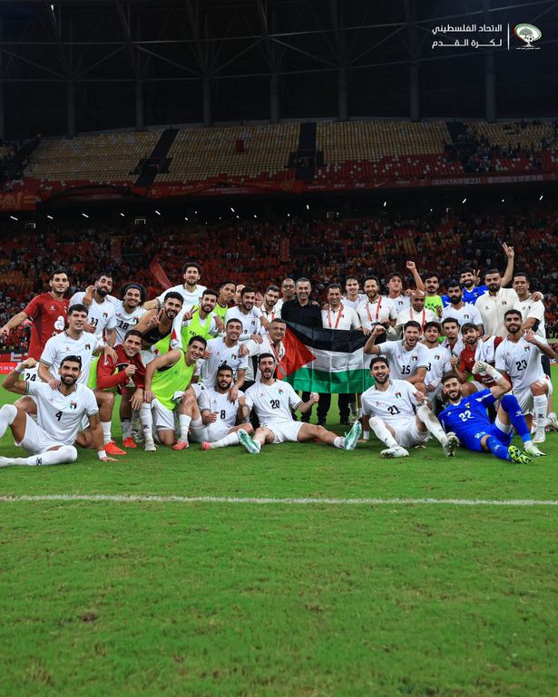 لاعبو المنتخب الفلسطيني لكرة القدم "الفدائي"

المصدر: الصفحة الرسمية للاتحاد الفلسطيني لكرة القدم (PFA) على فيسبوك