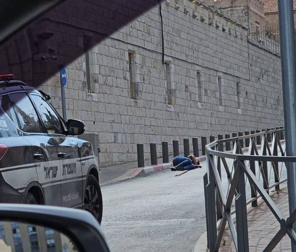 الشرطة الإسرائيلية: "طعن شرطي في القدس ومقتل المنفذ" 