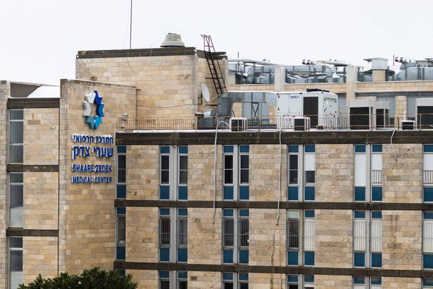 الطيبة: اعتقال شاب بشبهة الاعتداء على حراس أمن داخل مستشفى في القدس 