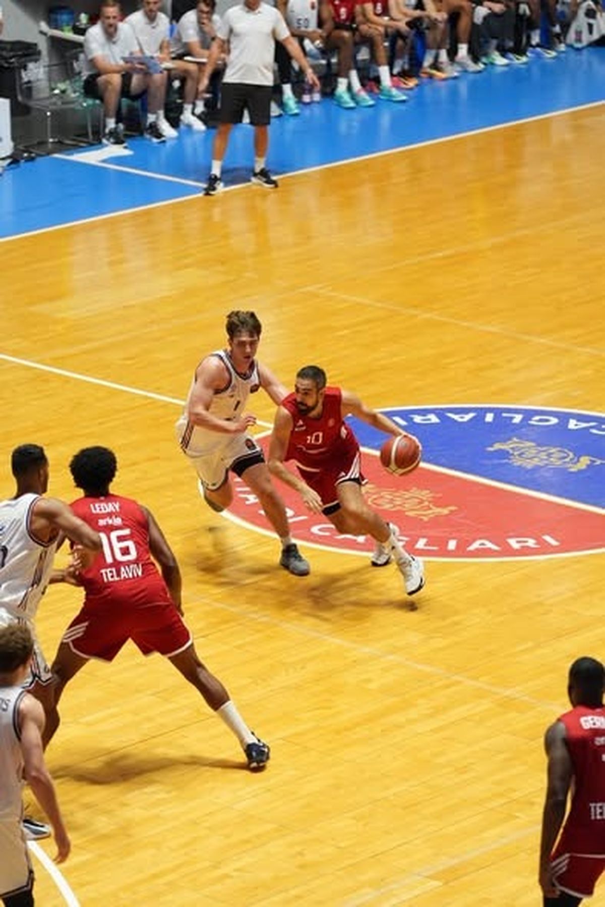 هبوعيل تل أبيب - الصورة من حساب النادي الرسمي على فيسبوك - Hapoel Tel Aviv BC - מועדון הכדורסל הפועל תל אביב