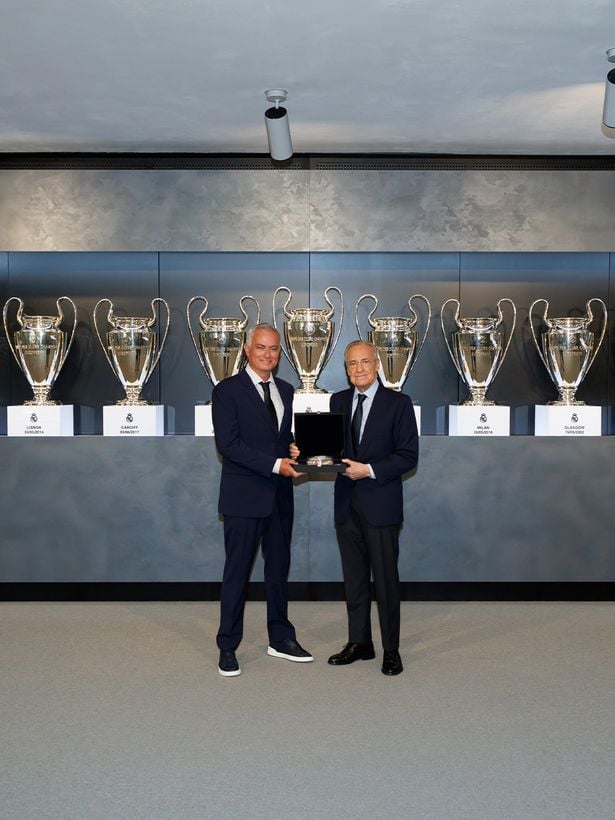 مورينيو و بيريز - الصورة من حساب ريال مدريد على منصة اكس - @realmadrid