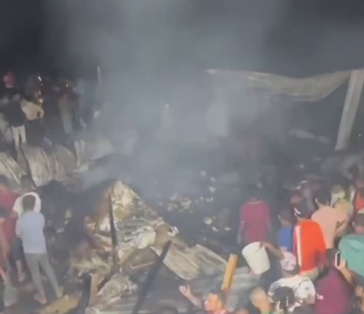 صحفي من غزة:  جريمة بشعة بحق مواطنين عزل نازحين في رفح