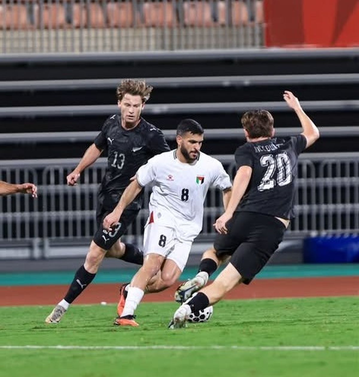 فلسطين ونيوزيلندا - الصورة من حساب الاتحاد الفلسطيني لكرة القدم على فيسبوك - الاتحاد الفلسطيني لكرة القدم﻿