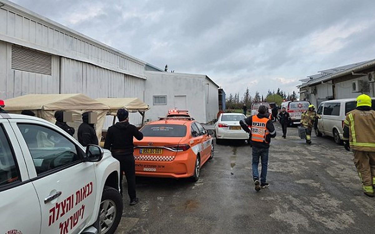 من مكان الحادث، اليوم (تصوير طاقم الإنقاذ)
