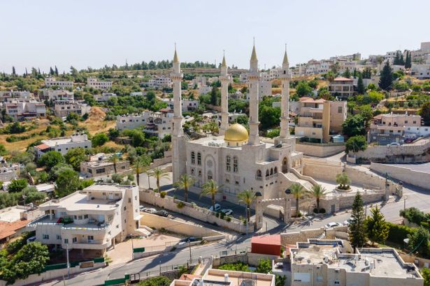 مسجد أبو غوش - shutterstock
