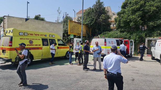 عملية إطلاق نار في الخليل تسفر عن مقتل سيدة وإصابة رجل بجراحٍ خطيرة  